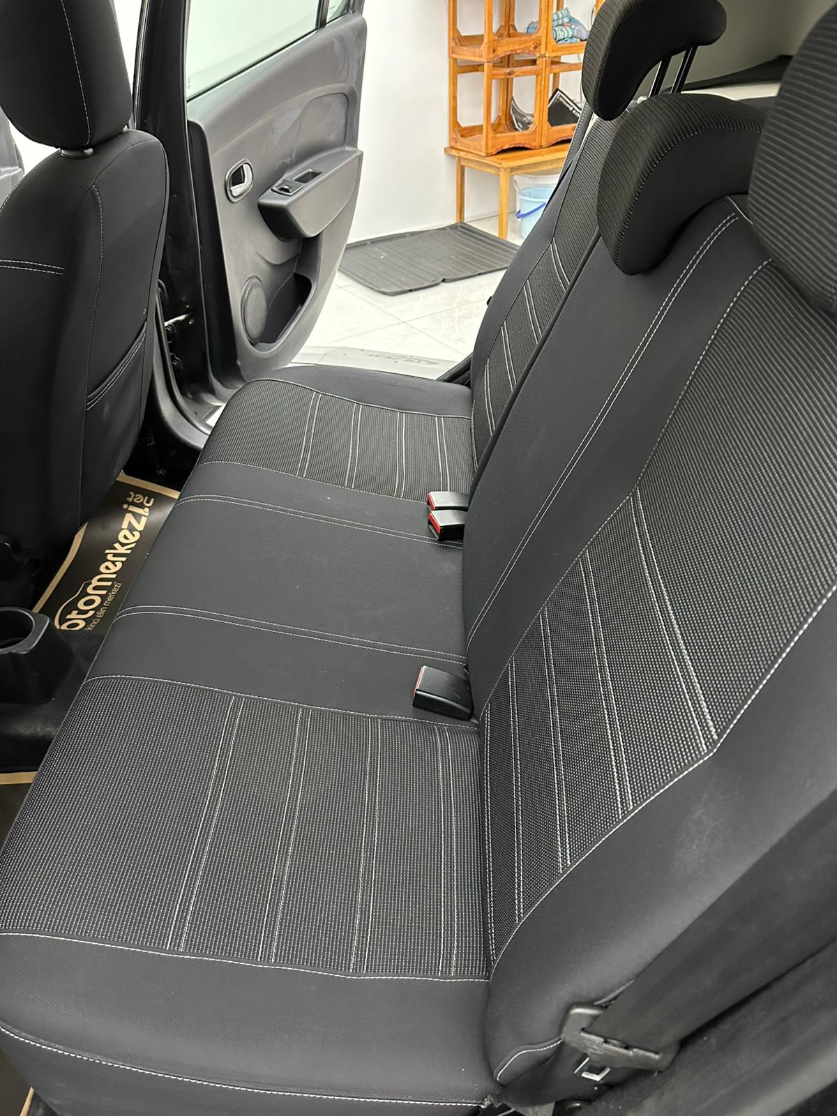DACIA SANDERO 17